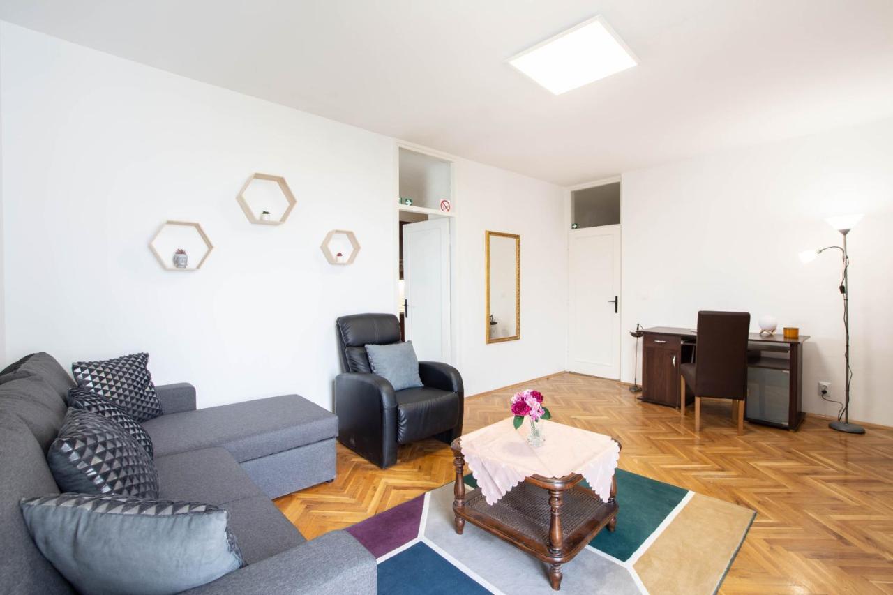 Apartman Grof Сплит Екстериор снимка
