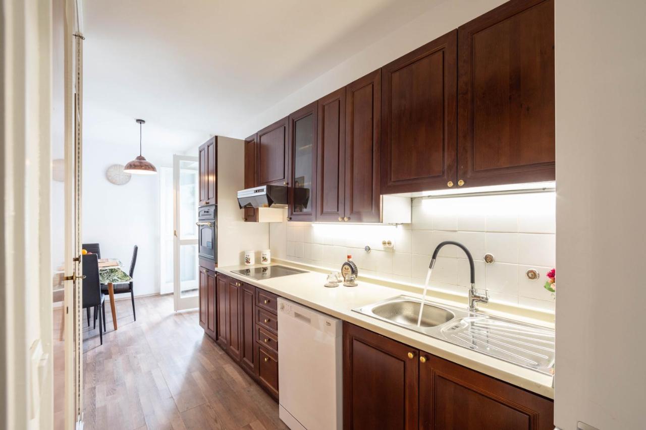 Apartman Grof Сплит Екстериор снимка